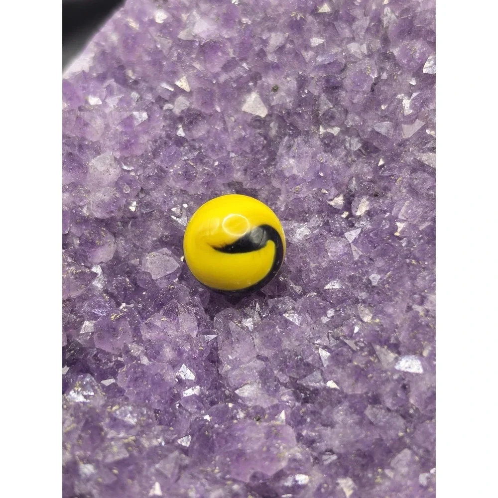 The Unbranded Brand bumble bee
